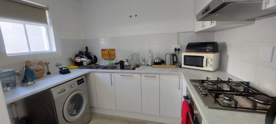 To Let 2 Bedroom Property for Rent in Guldenland Western Cape